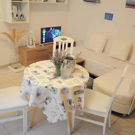 Villa Little House Kucica Banjol Exterior foto