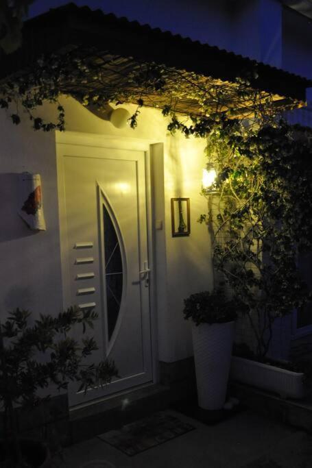 Villa Little House Kucica Banjol Exterior foto
