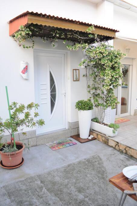Villa Little House Kucica Banjol Exterior foto