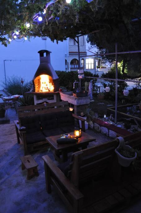 Villa Little House Kucica Banjol Exterior foto